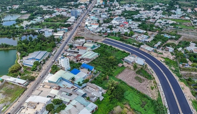 Tin vui cho người dân TP.HCM, Long An và Tây Ninh loi-the-nha-pho-lien-ke-cua-ngo-tp-hcm